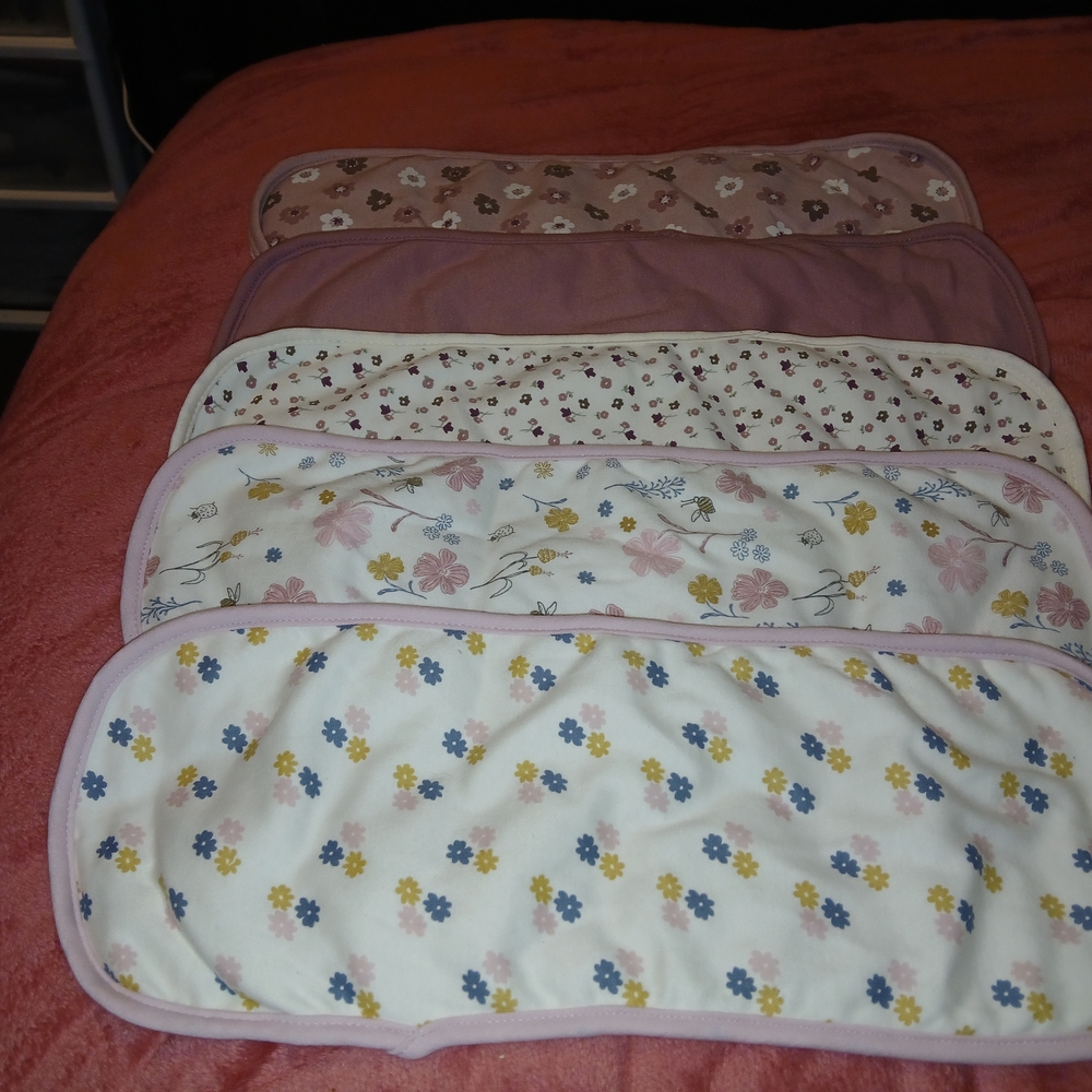 Dreamgro Floral and Solid Baby Burp Cloths Set of 5